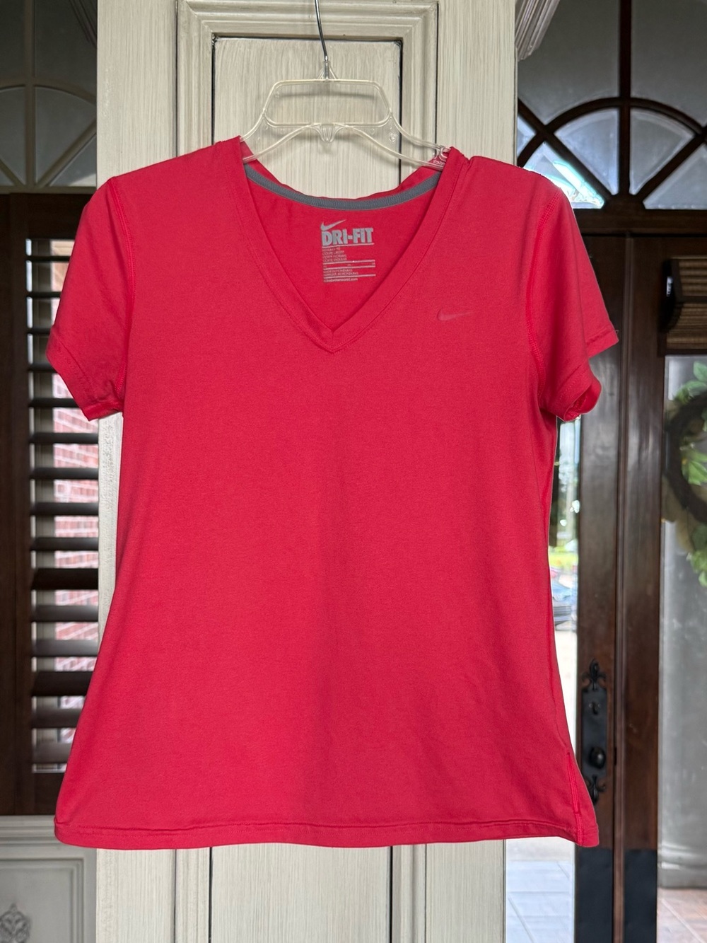Nike Dri-FIT Women’s V-Neck Active T-Shirt in Pink size M